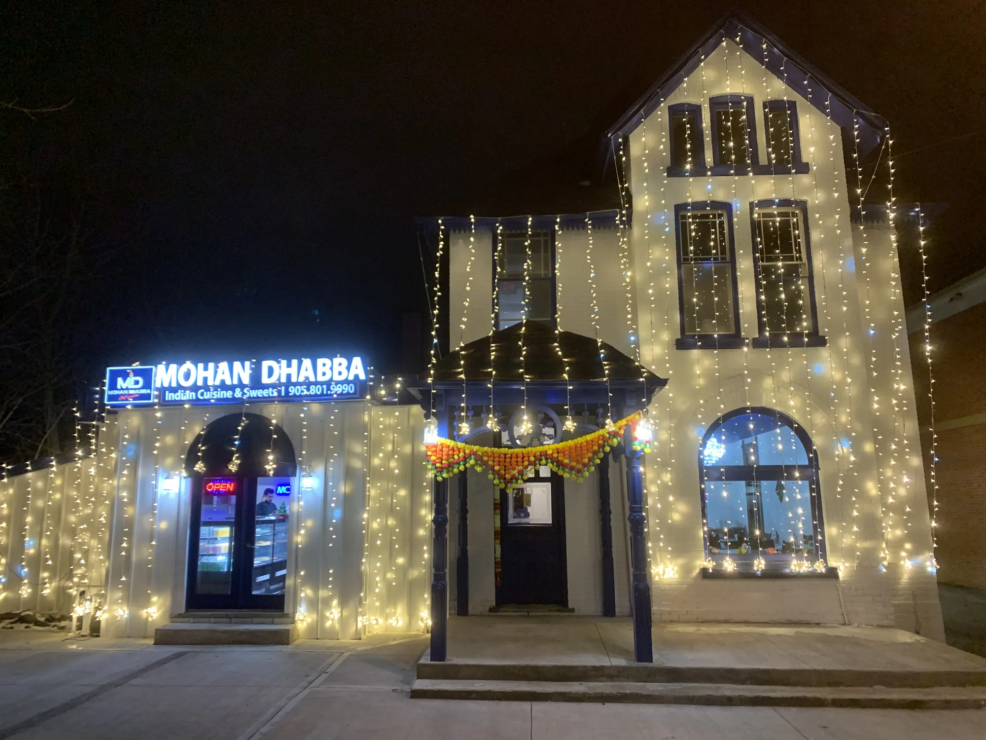 Restaurant lighting installation