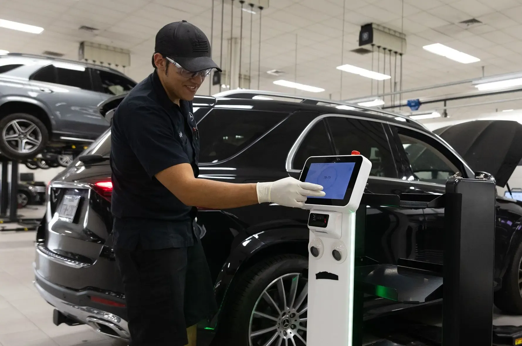 Richtech Titan heavy-duty delivery robot